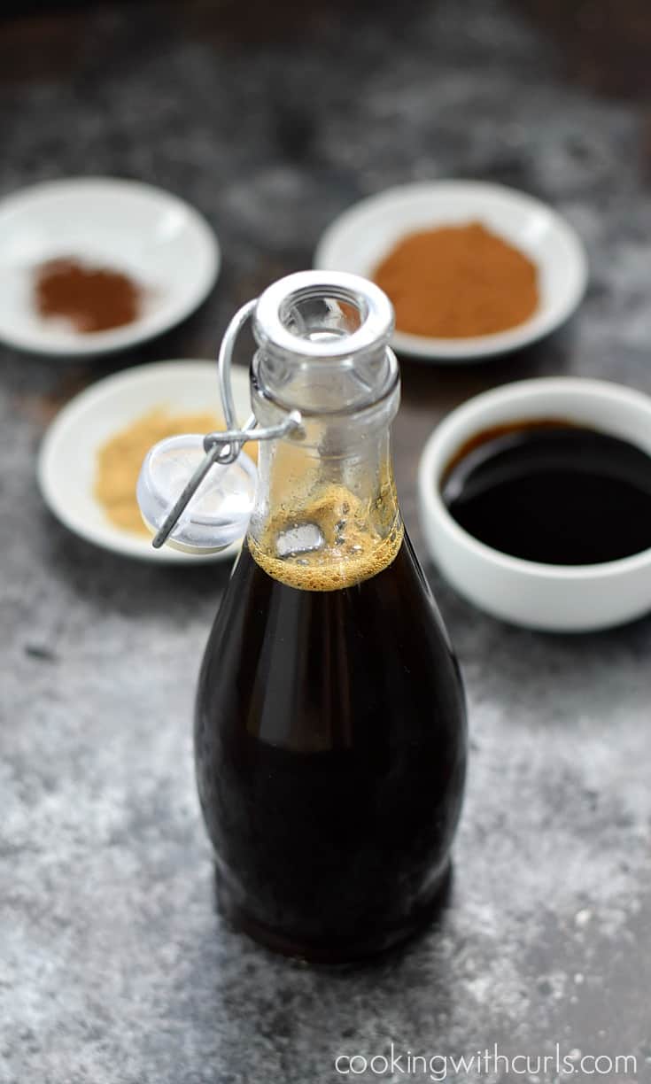 This Gingersnap Syrup is the perfect way to flavor your lattes and cocktails during the holiday season | cookingwithcurls.com