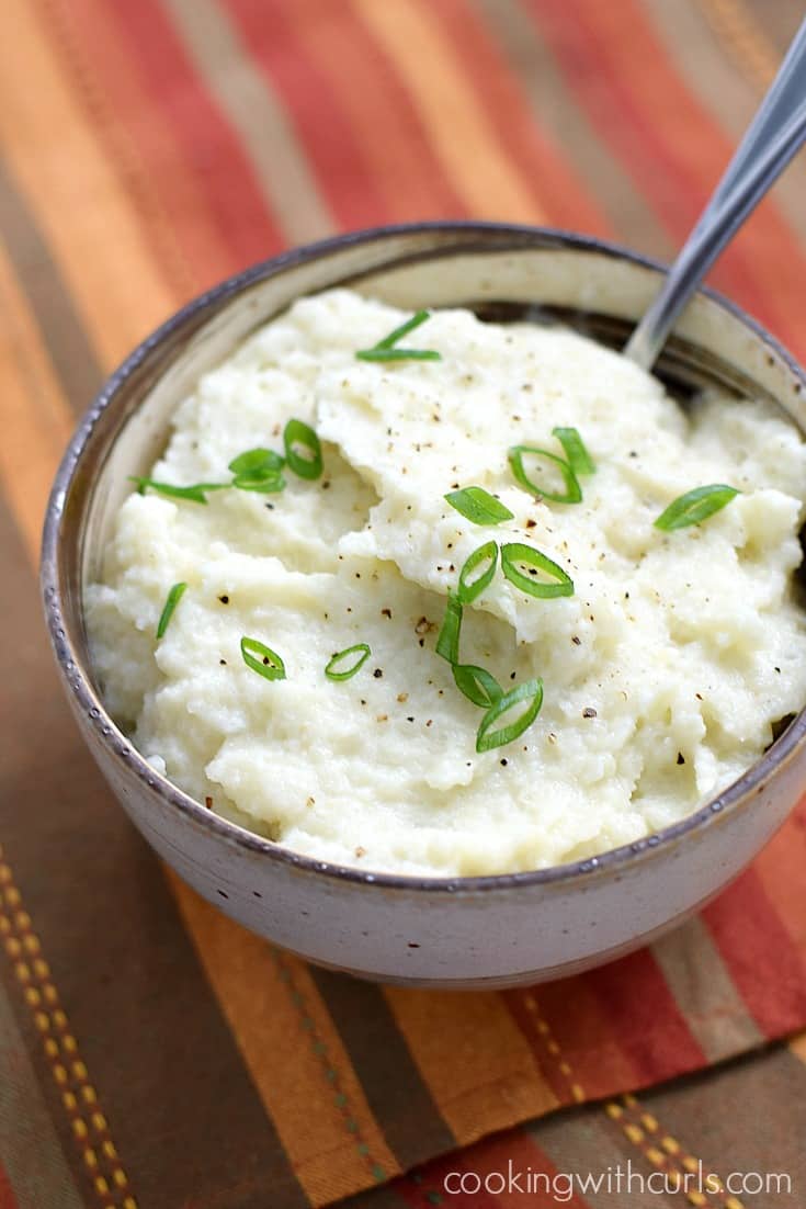 This Simple Cauliflower Mash is ready in minutes and is the perfect substitute for mashed potatoes | cookingwithcurls.com