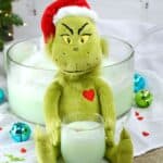 Are your party guests naughty or nice? You get to decided when you make this Grinch Who-Punch for your next holiday party | cookingwithcurls.com
