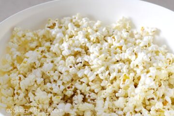 Grinch Popcorn - Cooking with Curls