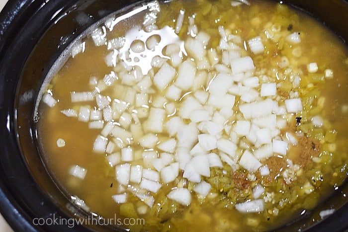 Slow Cooker White Chicken Chili cook cookingwithcurls.com