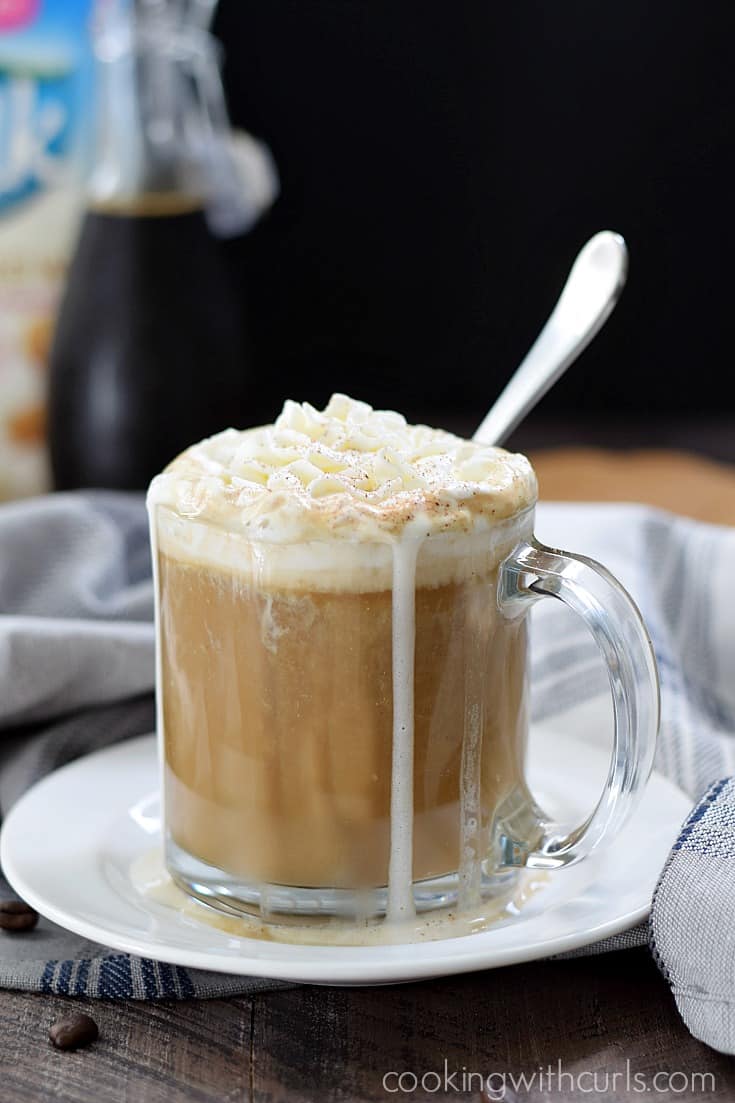 This Gingersnap Latte has all the creamy, delicious flavor and none of the dairy, so no one gets left out this holiday season | cookingwithcurls.com #SameSilkySmoothTaste #ad