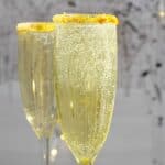 Make your next celebration extra special with these Gold Royale Cocktails | cookingwithcurls.com