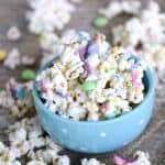 This Springtime Chocolate Covered Popcorn is sweet and delicious covered in colorful chocolates | cookingwithcurls.com