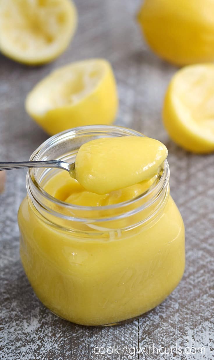 Thick and rich Paleo Lemon Curd is ready in minutes and the perfect way to brighten your day | cookingwithcurls.com