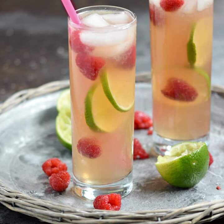 Raspberry Fizz Cocktail - Cooking with Curls