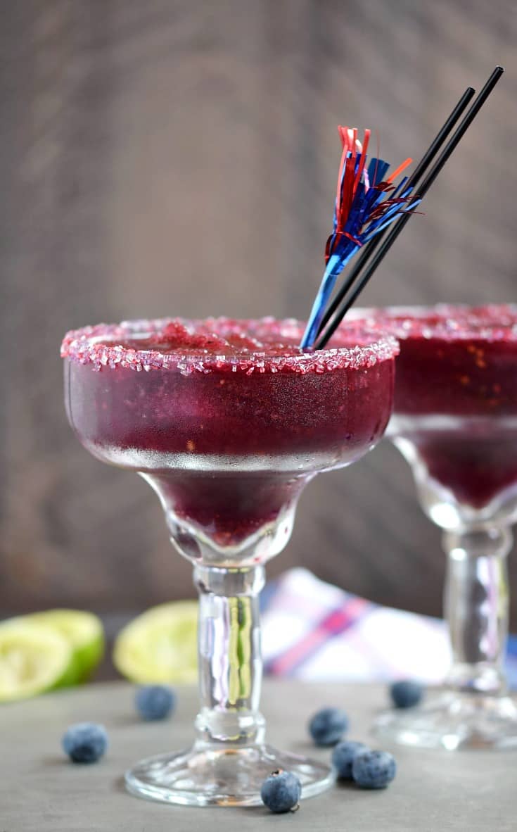 Stay cool this summer with these festive Frozen Blueberry Margaritas | cookingwithcurls.com