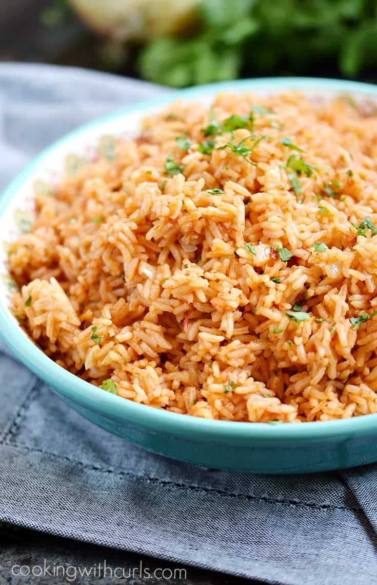 Give this super easy to prepare Instant Pot Spanish Rice a try on your next Taco Tuesday | cookingwithcurls.com