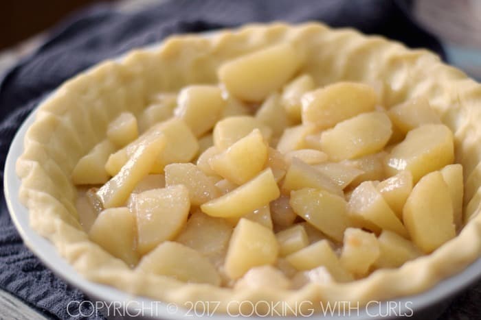Bourbon-Pear Pie fill | COPYRIGHT © 2017 COOKING WITH CURLS