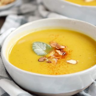 Instant Pot Butternut Squash and Apple Soup is ready in 30 minutes and is sure to please the whole family | COPYRIGHT © 2017 COOKING WITH CURLS