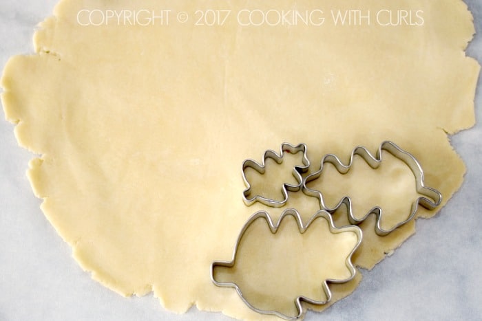 Pie Crust cutters | COPYRIGHT © 2017 COOKING WITH CURLS