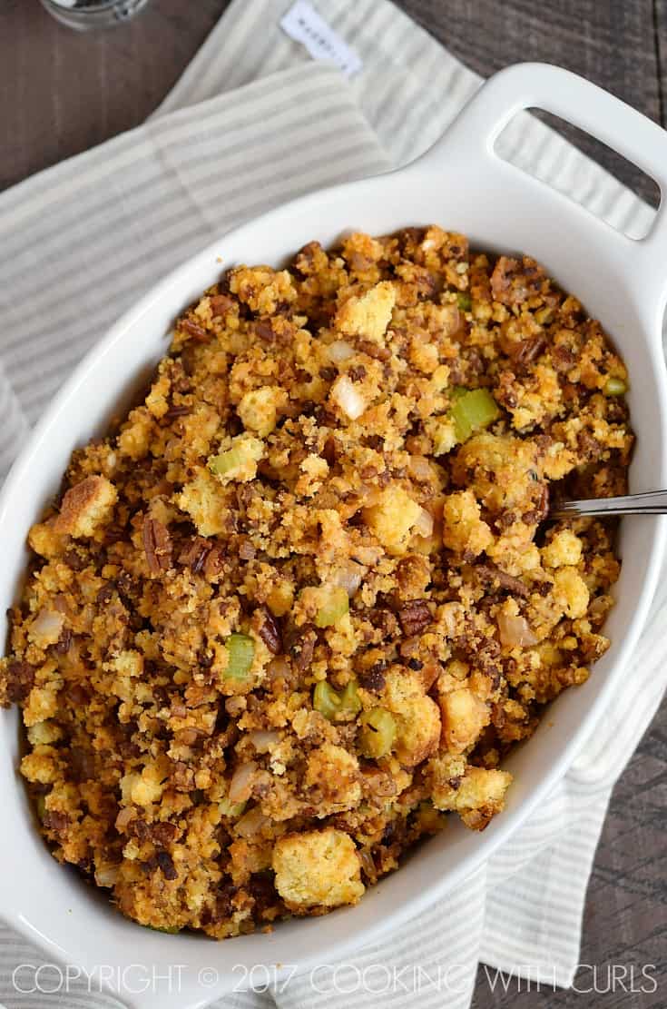 Spice up dinner with this delicious Chorizo Cornbread Stuffing | COPYRIGHT Â© 2017 COOKING WITH CURLS