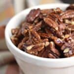 These Maple-Glazed Pecans are proof that sweet and salty snacks can still be healthy! | COPYRIGHT © 2017 COOKING WITH CURLS