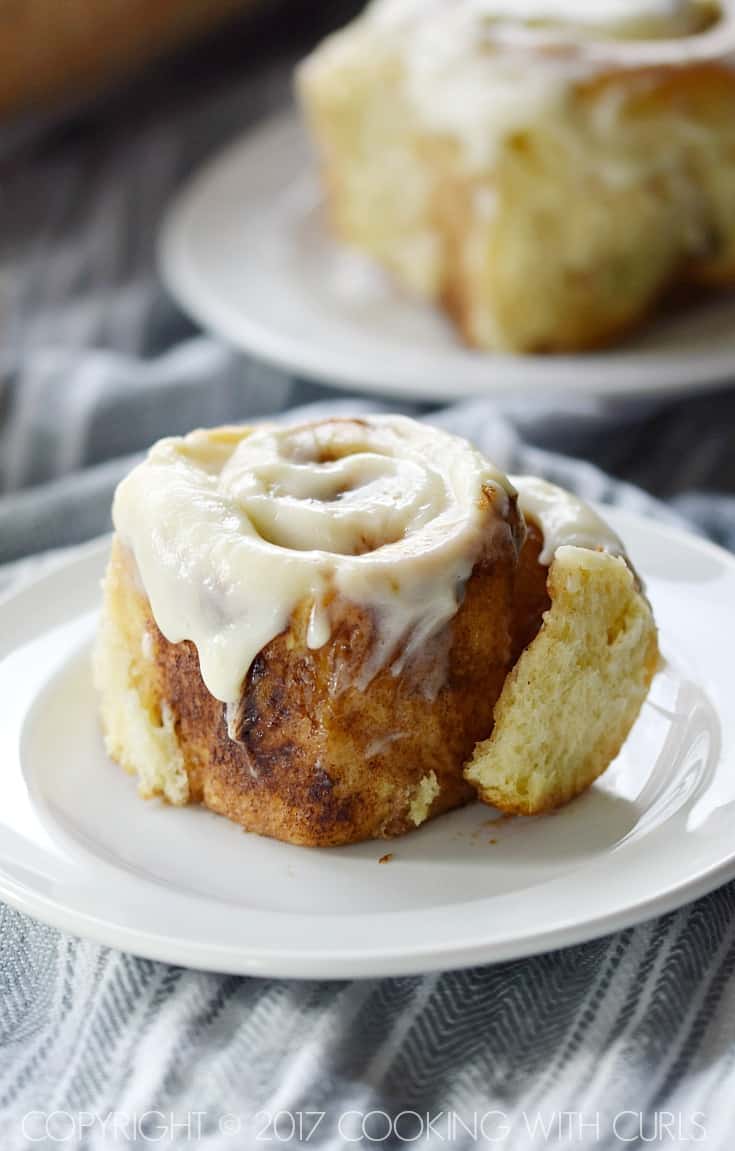 The Best Cinnamon Rolls with Two Topping Options will make the entire family happy! COPYRIGHT © 2017 COOKING WITH CURLS