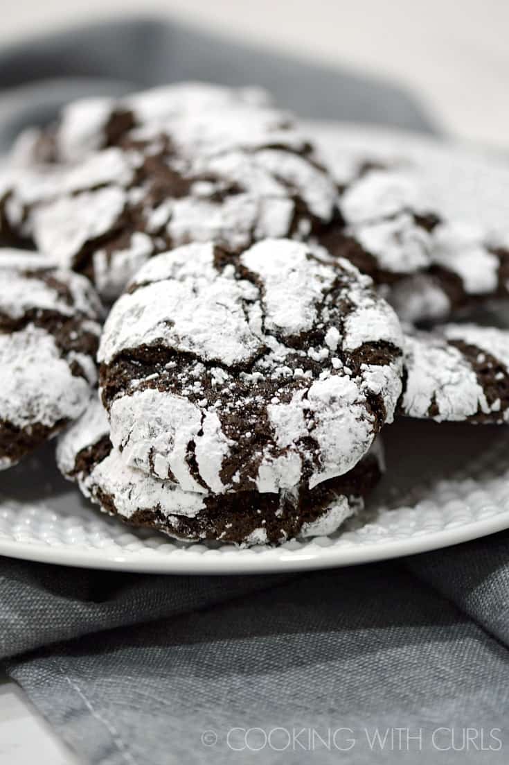These Fudgy Chocolate Crinkle Cookies are loaded with rich, dark chocolate and rolled in sugar for the perfect chewy treat! © 2017 COOKING WITH CURLS