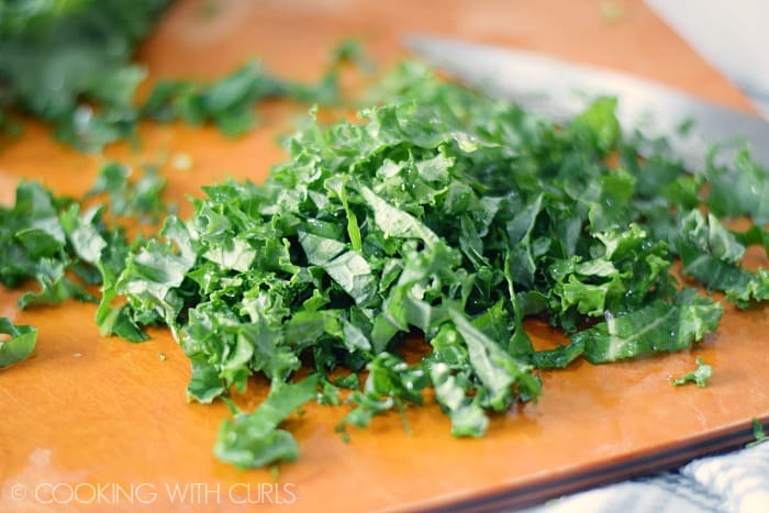 Kale Broccoli Detox Salad finely slice the kale © COOKING WITH CURLS