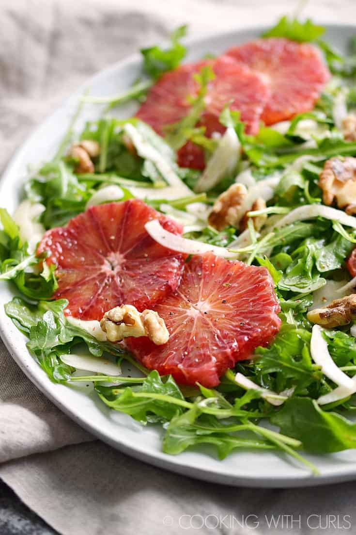 This Arugula Salad with Fennel and Blood Oranges is the perfect starter to your meal or a light lunch! © COOKING WITH CURLS