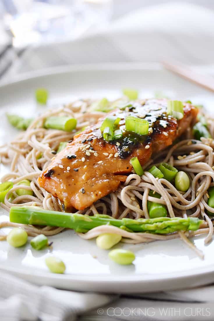 Miso-Ginger Glazed Salmon served on a bed of soba noodles, asparagus, and edamame is a deliciously simple meal any night of the week! © COOKING WITH CURLS
