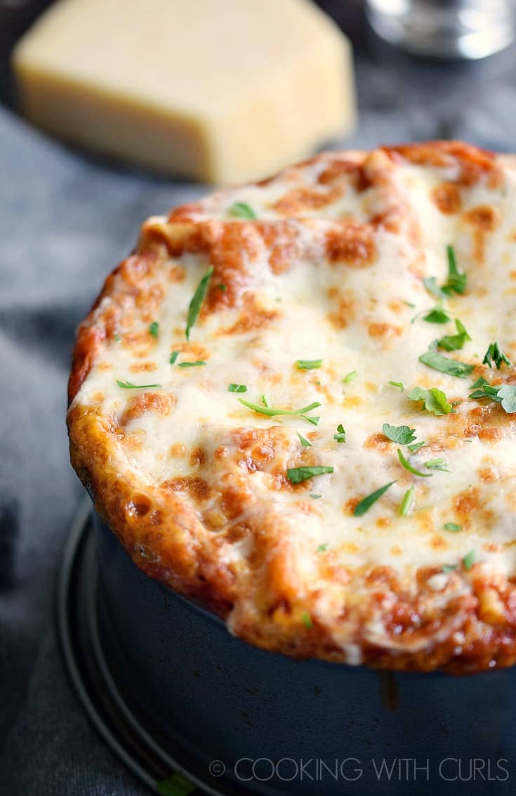 You will make your family so happy when you serve them Instant Pot Lasagna for dinner! © COOKING WITH CURLS