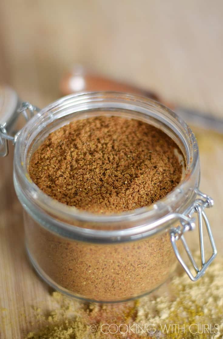 Add traditional tandoori flavor to your meals with this Tandoori Spice Mix © COOKING WITH CURLS