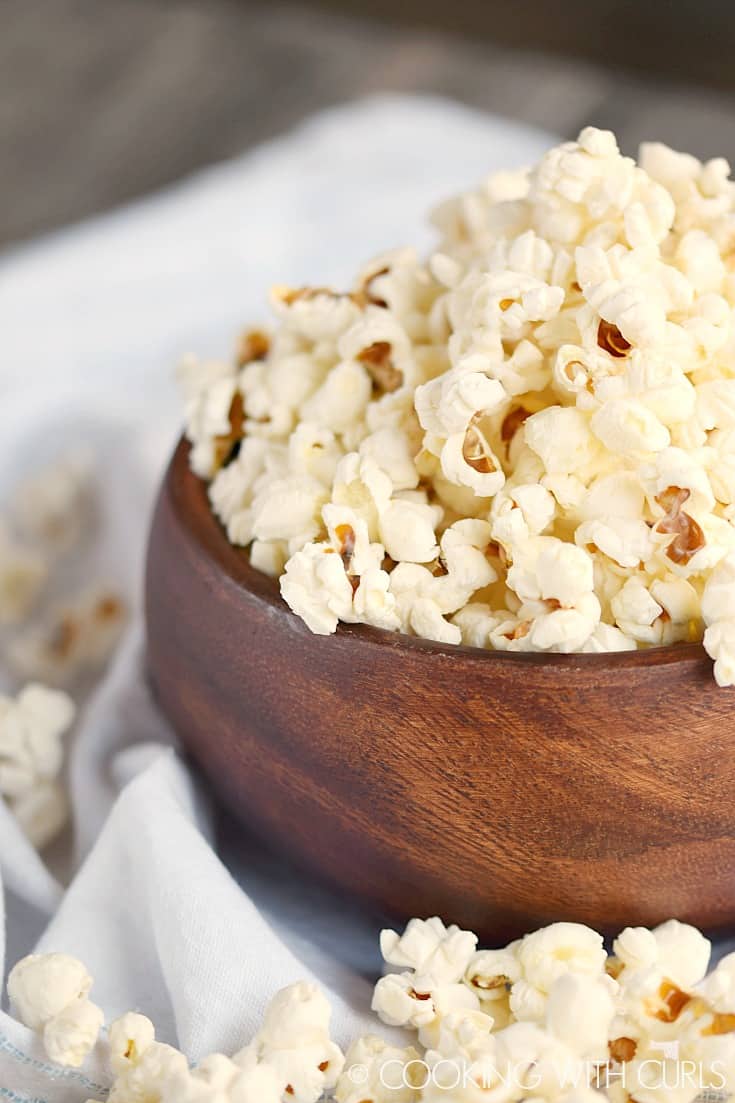 https://cookingwithcurls.com/wp-content/uploads/2018/03/Instant-Pot-Popcorn-%C2%A9-COOKING-WITH-CURLS.jpg