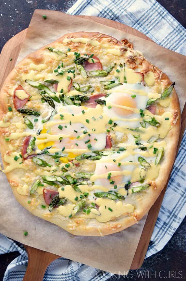 Eggs Benedict Pizza Cooking with Curls