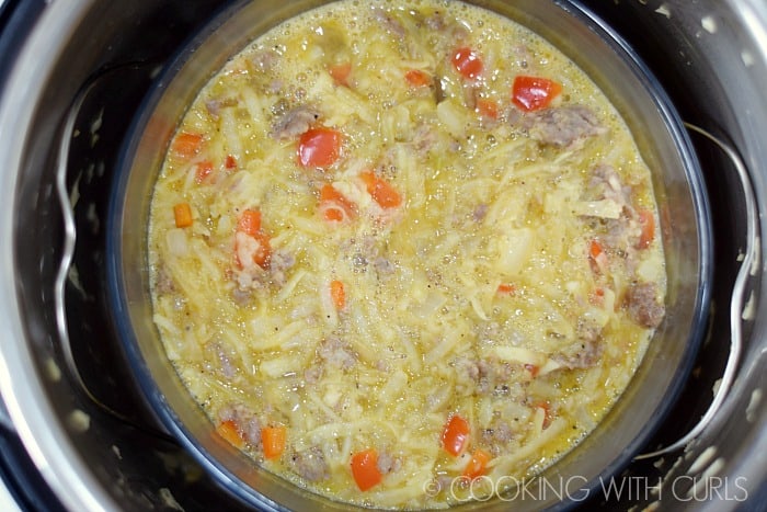 Place casserole filled pan into the Instant Pot © COOKING WITH CURLS