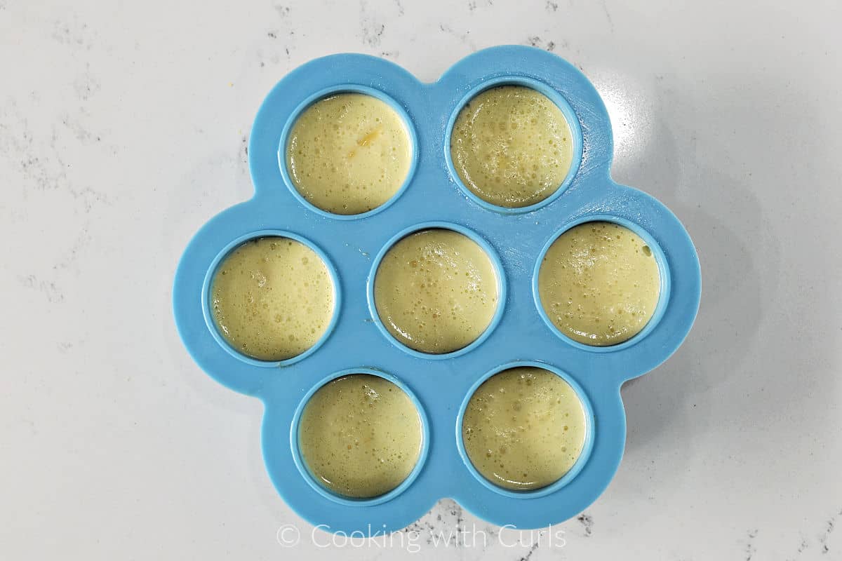 Egg-mixture-in-silicone-egg-bites-mold.