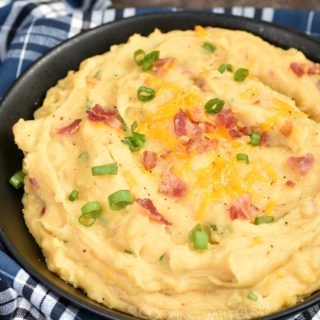 Instant Pot Loaded Mashed Potatoes are an easy to make side dish that the whole family will love! cookingwithcurls.com