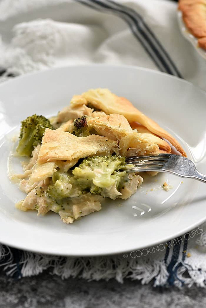 Turkey Divan Pot Pie is sure to become your family's favorite way to use up leftover turkey, or chicken, both are delicious! cookingwithcurls.com