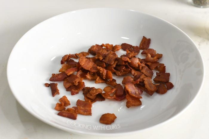 Cooked bacon in a bowl cookingwithcurls.com
