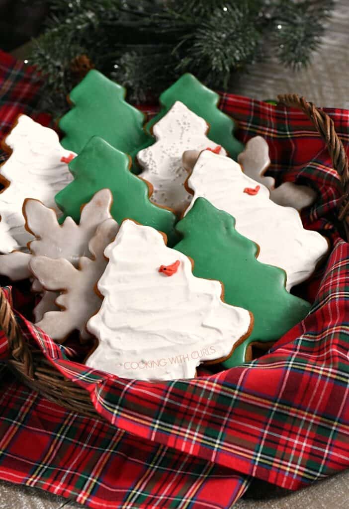 Your home will be filled with the smell of Christmas with these Gingerbread Cookies baking in the oven! cookingwithcurls.com