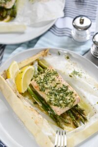 Baked Salmon in Parchment with Asparagus Lemon and Dill - Cooking with ...