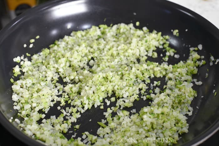 Cook the riced cauliflower and broccoli in a large non-stick skillet cookingwithcurls.com