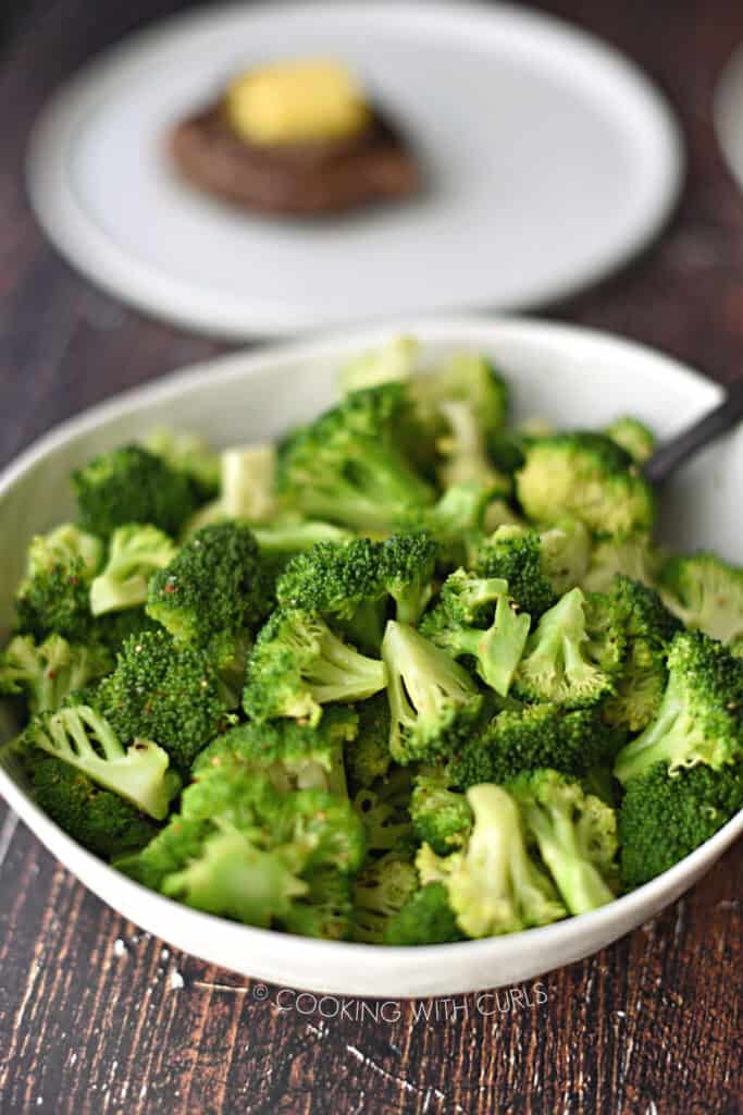 Steamed Broccoli Cooking with Curls