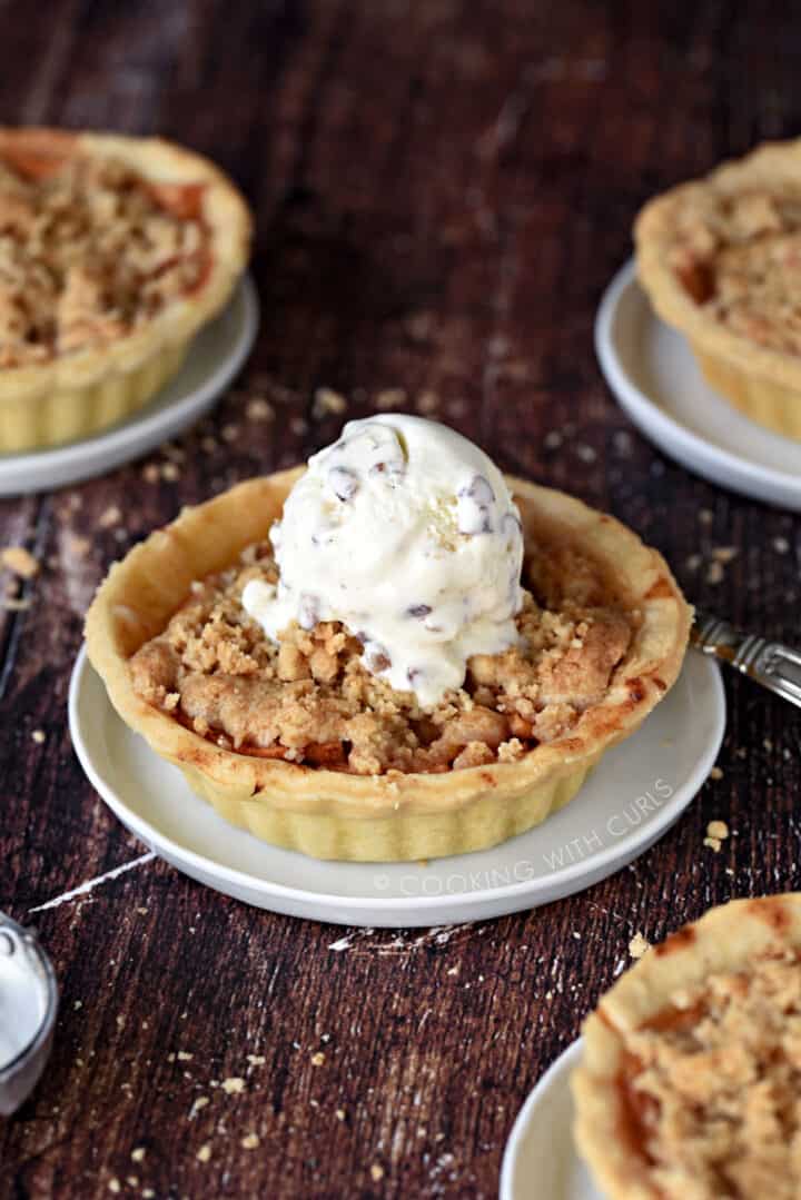 Mini Dutch Apple Pies - Cooking With Curls