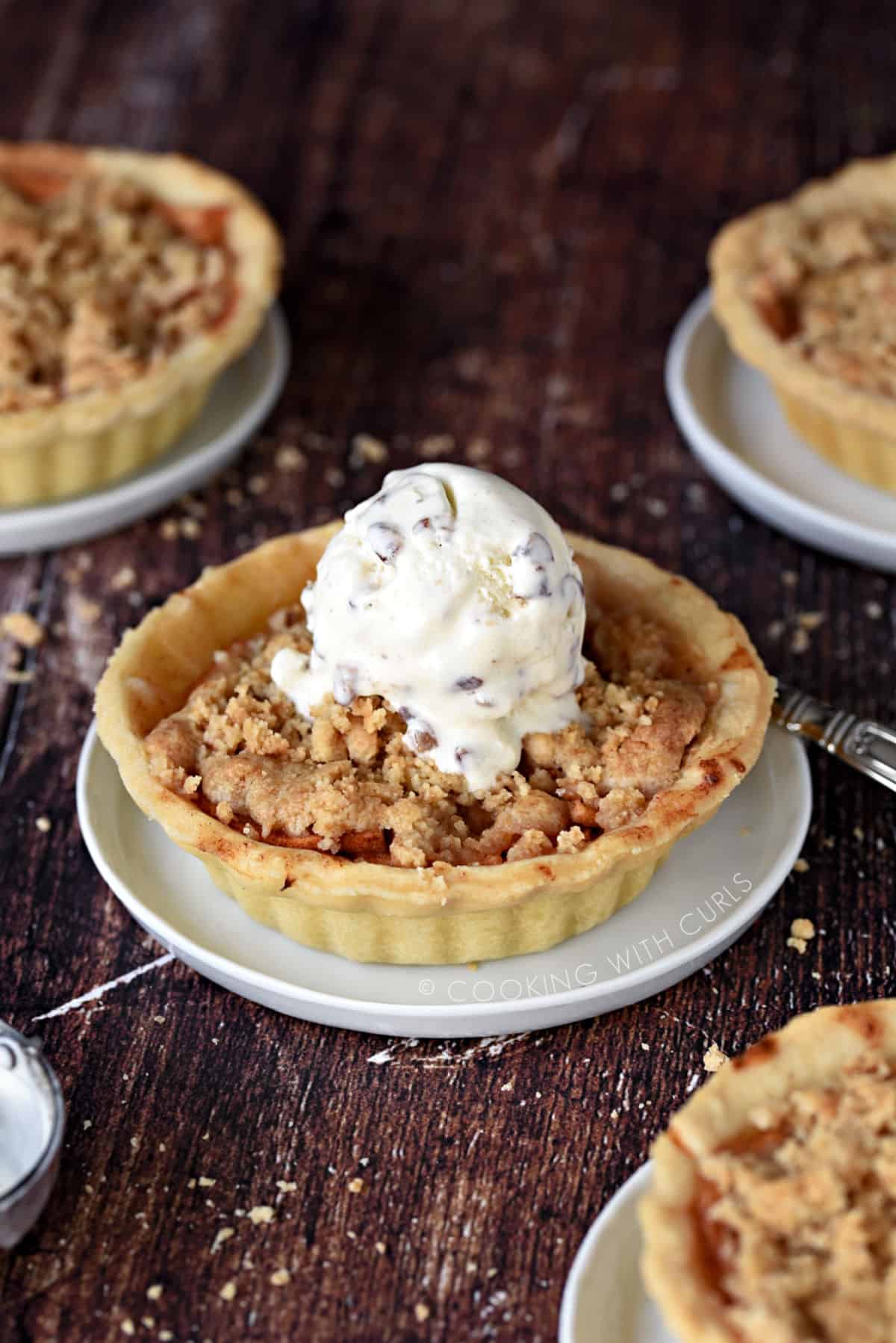 Mini Dutch Apple Pies - Cooking with Curls