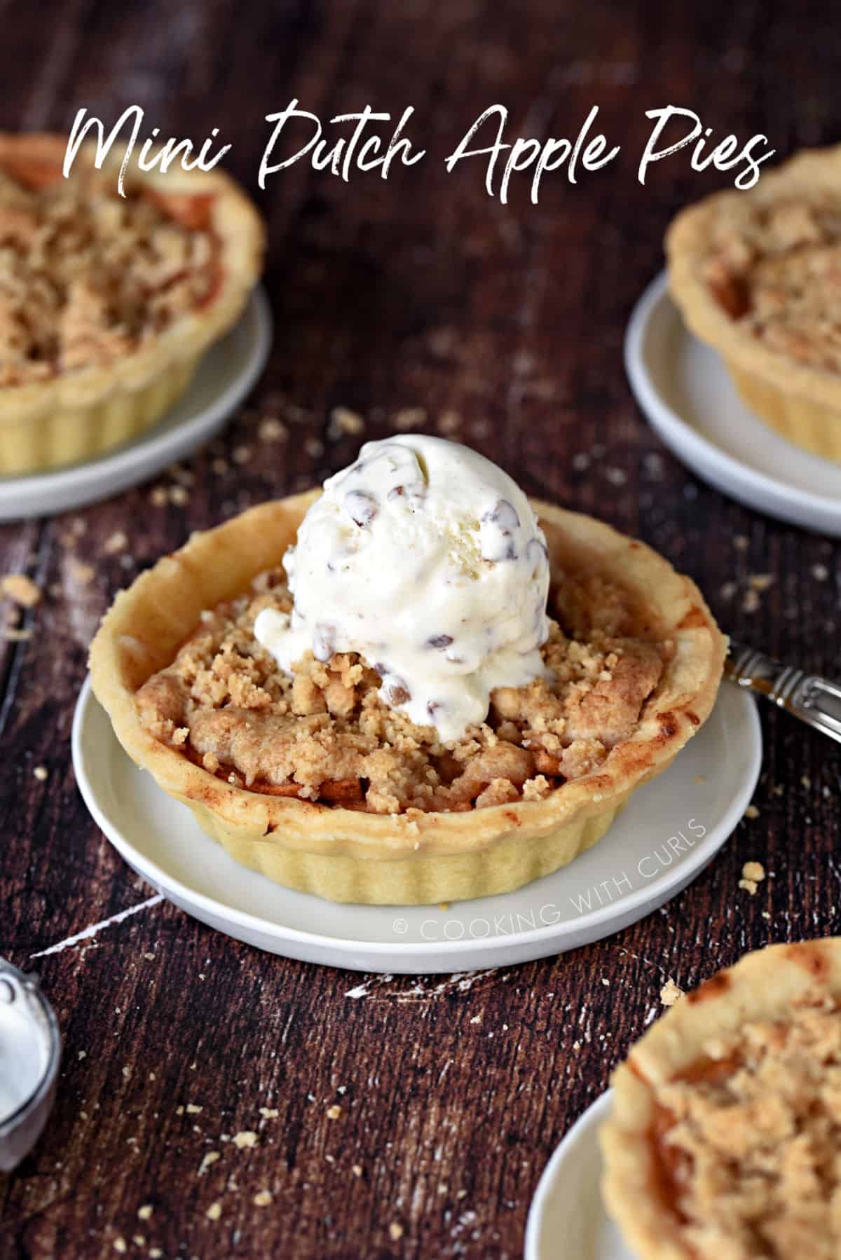 You Can Bake a Personal-Sized Pie for Dessert With This Mini Pie Maker
