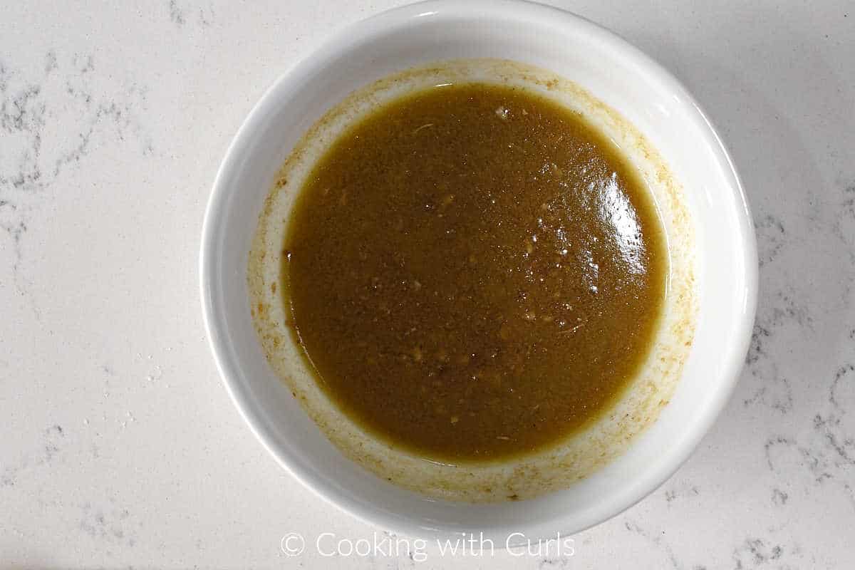 Mustard-sauce-in-a-small-bowl.